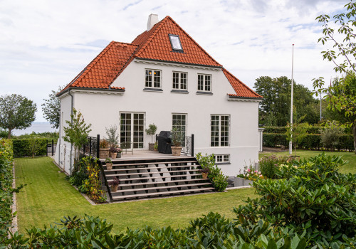 Patriciervilla med havudsigt