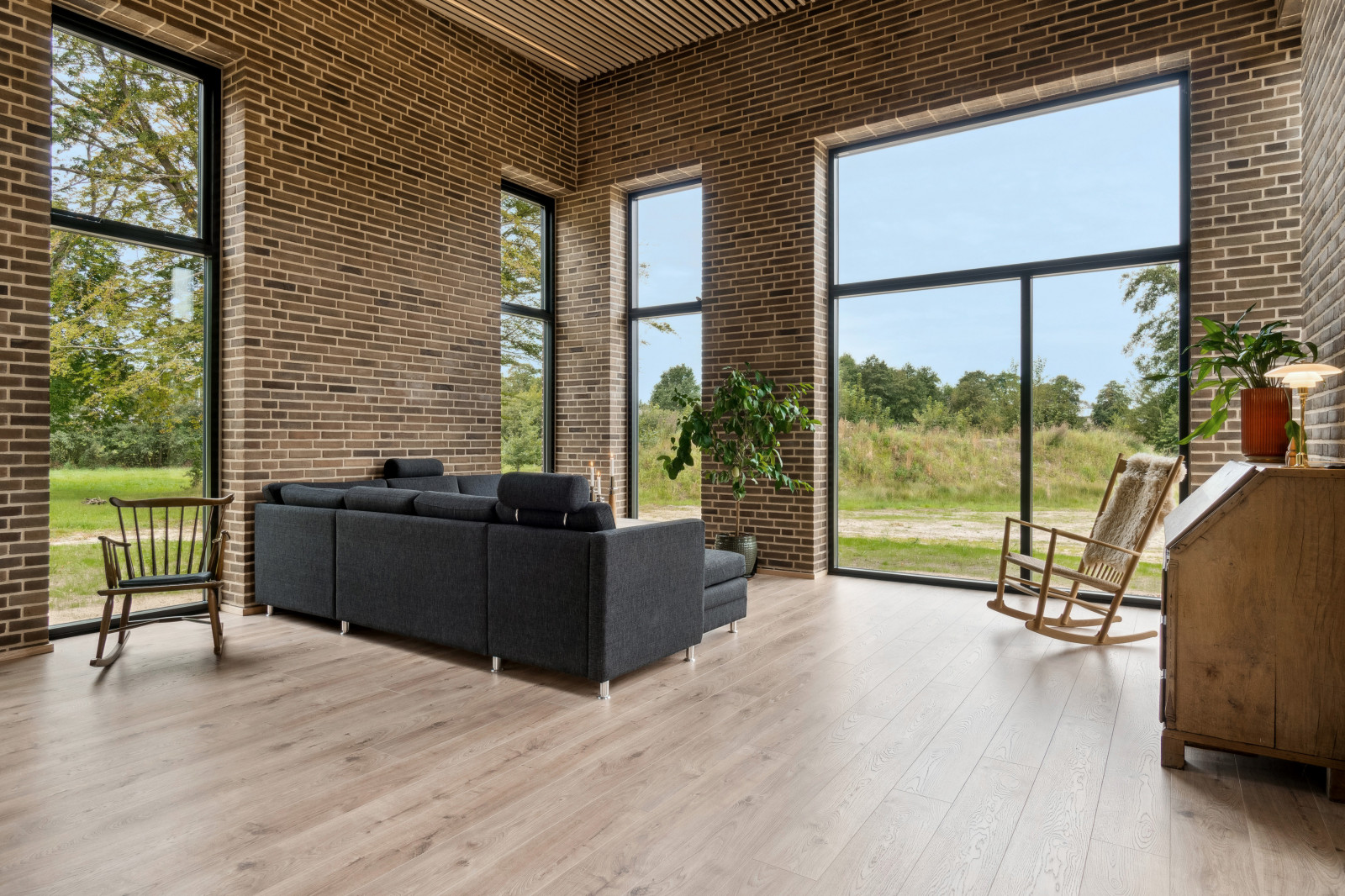 Fuldmuret landejendom 