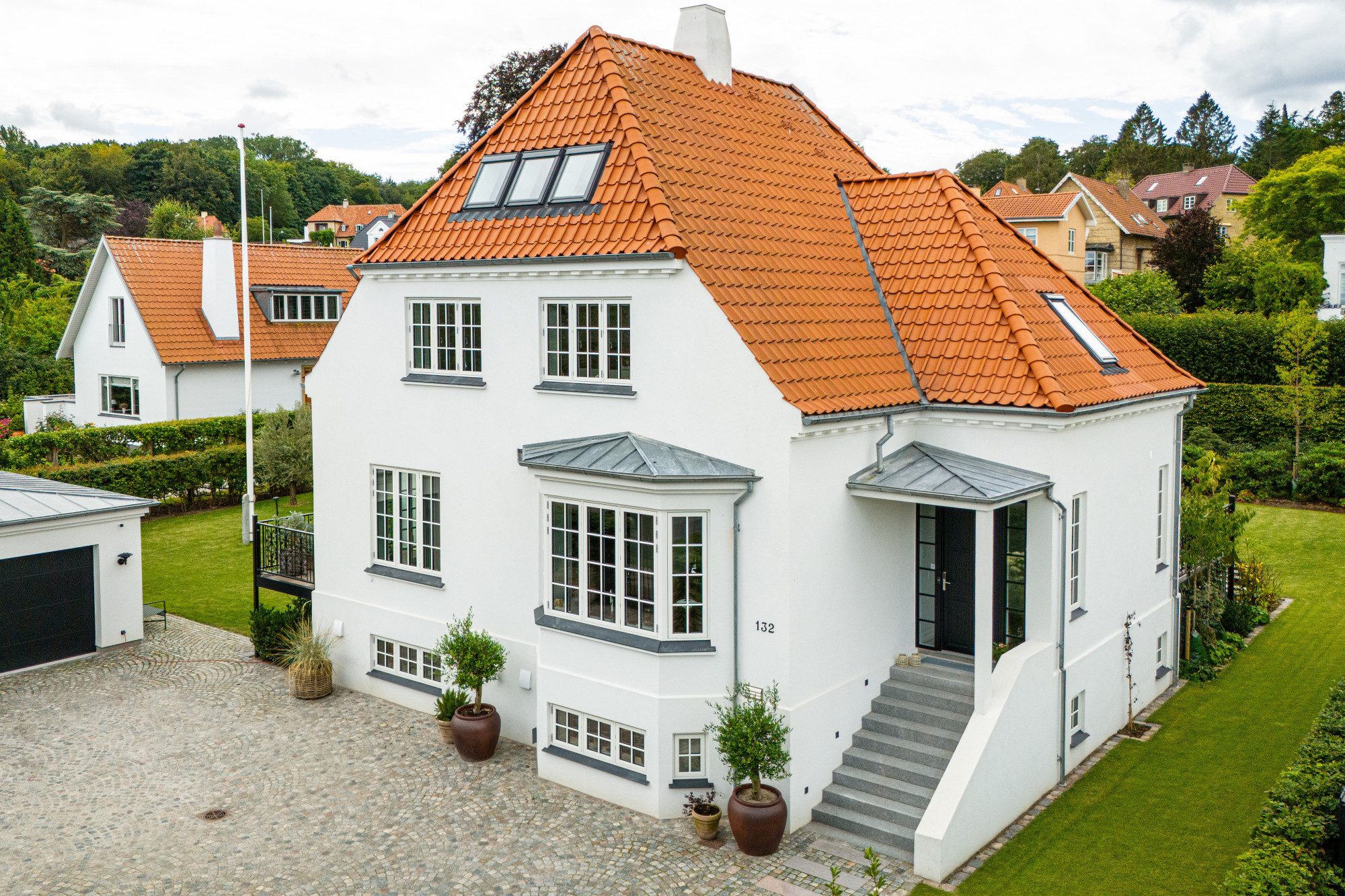 Patriciervilla med havudsigt