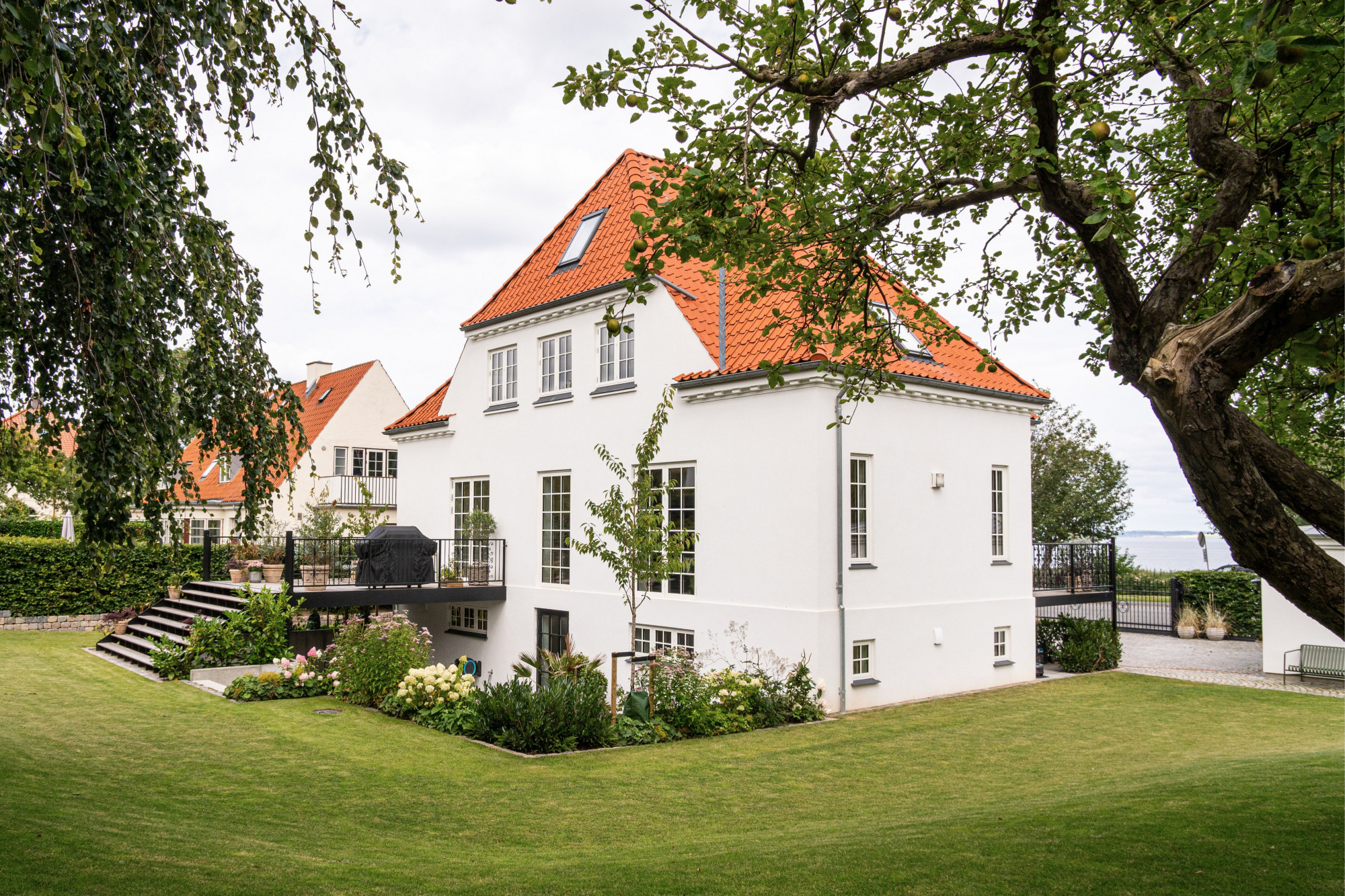Patriciervilla med havudsigt