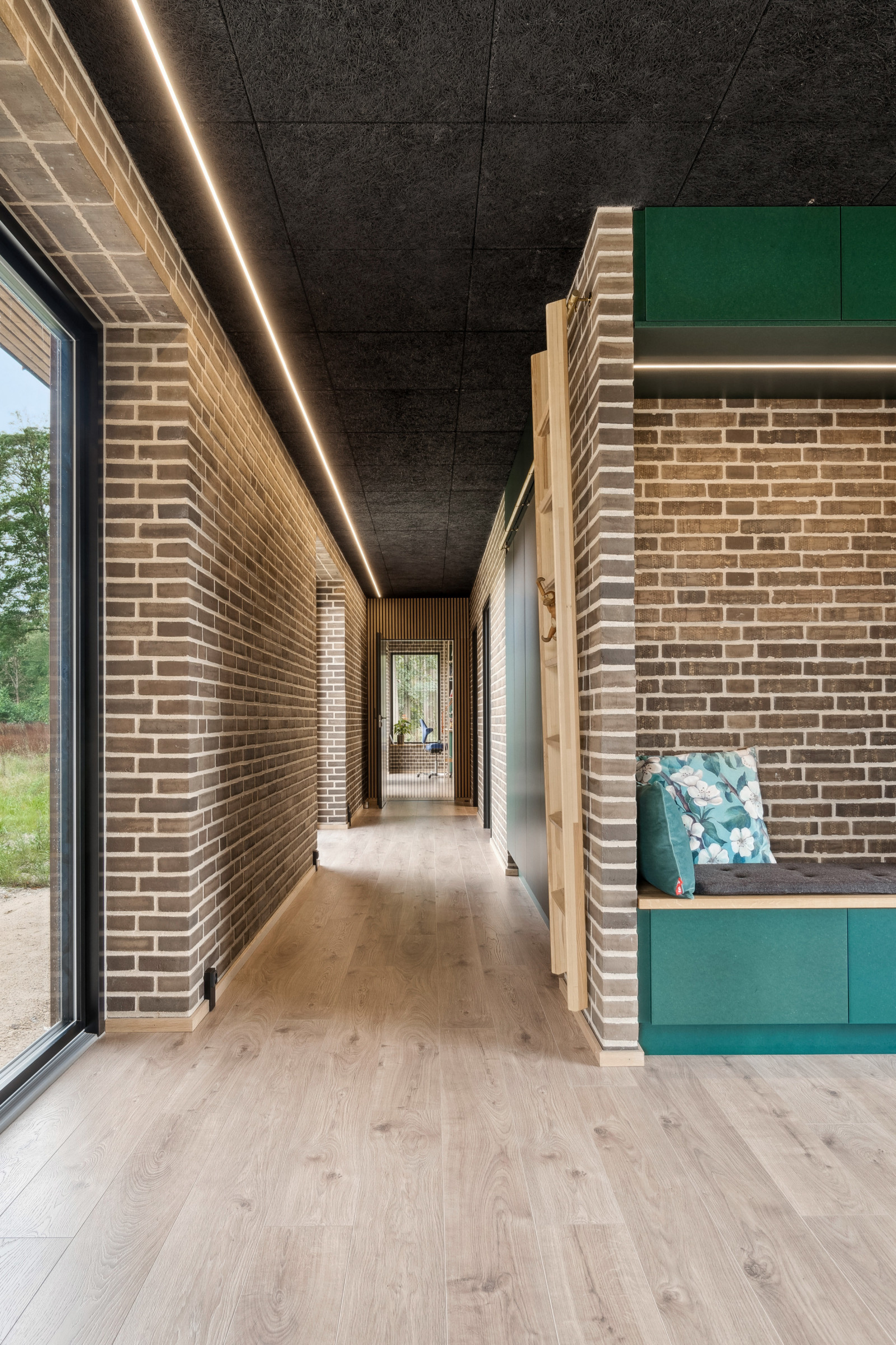 Fuldmuret landejendom 