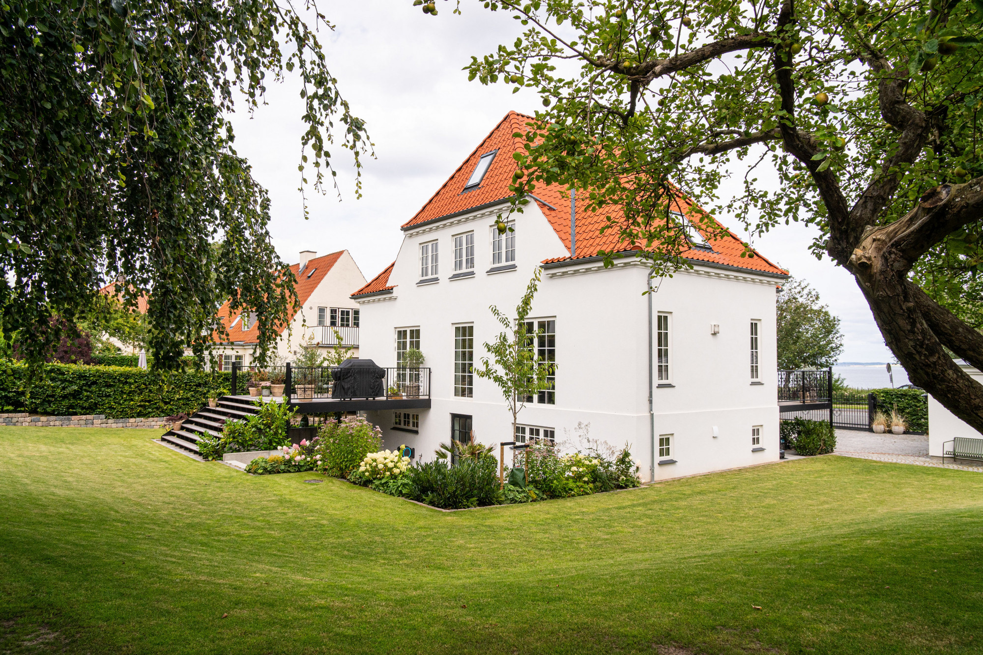 Patriciervilla med havudsigt